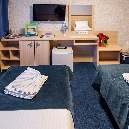 Truskavets 365 Hotel Bagian luar foto