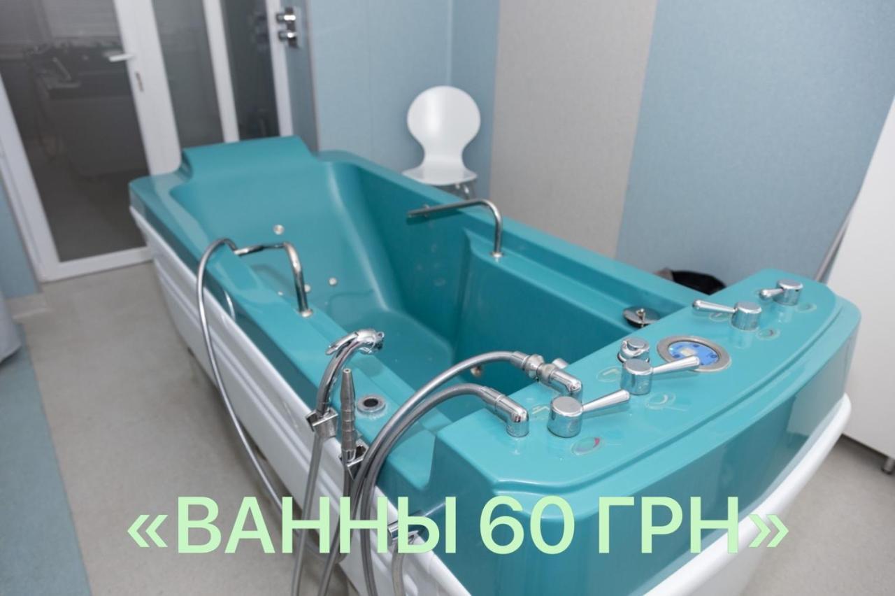 Truskavets 365 Hotel Bagian luar foto