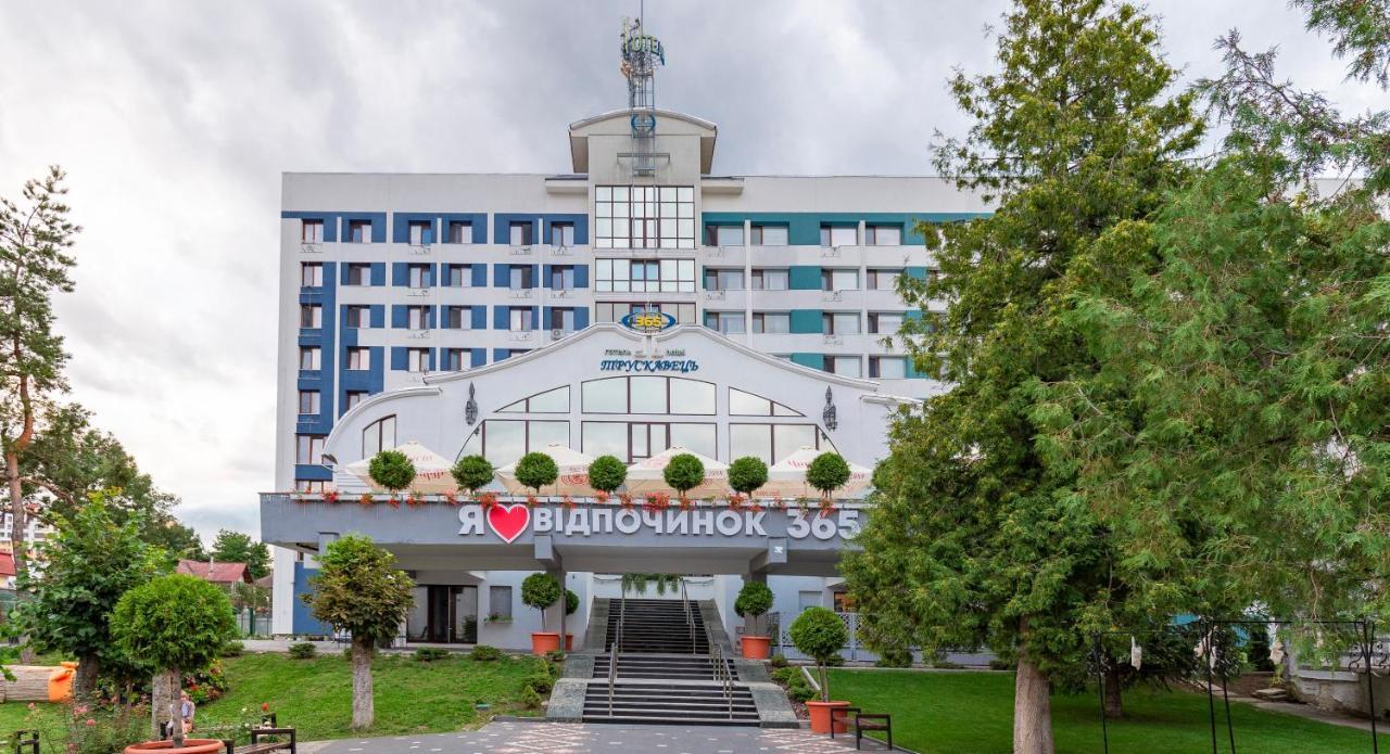 Truskavets 365 Hotel Bagian luar foto