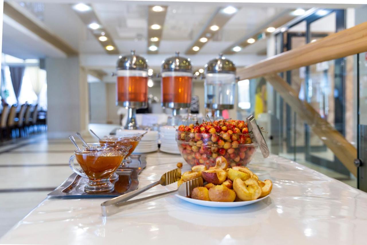 Truskavets 365 Hotel Bagian luar foto
