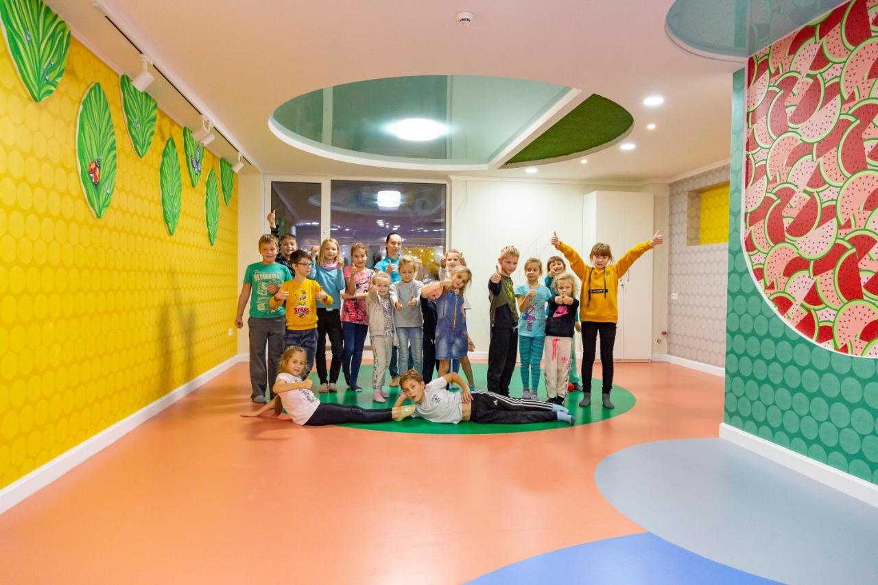 Truskavets 365 Hotel Bagian luar foto