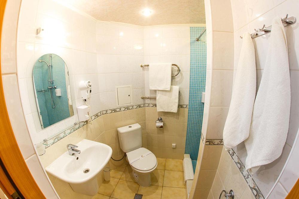 Truskavets 365 Hotel Bagian luar foto