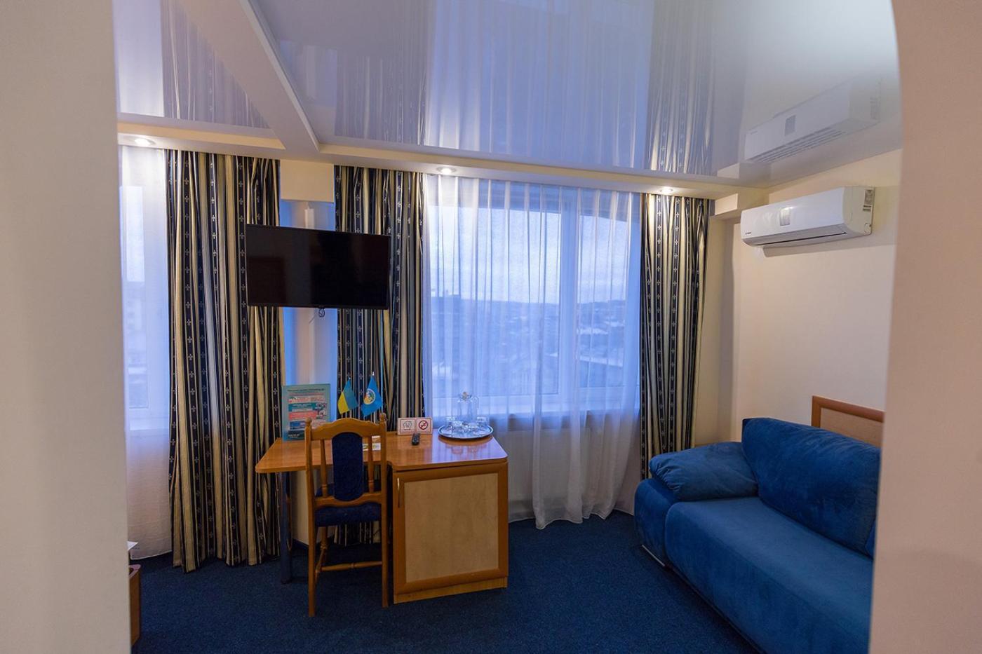 Truskavets 365 Hotel Bagian luar foto