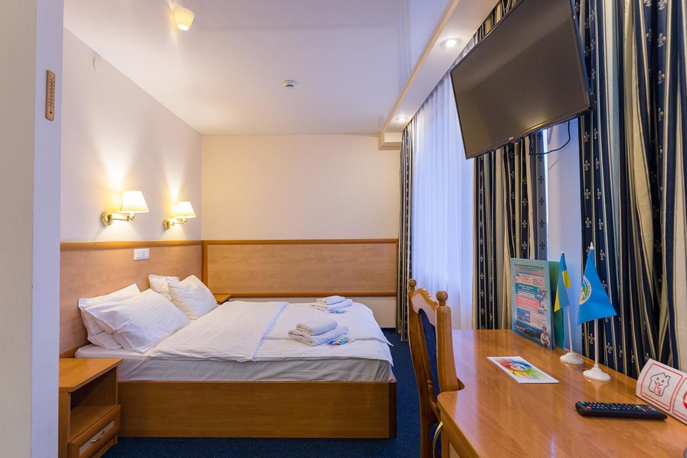 Truskavets 365 Hotel Bagian luar foto
