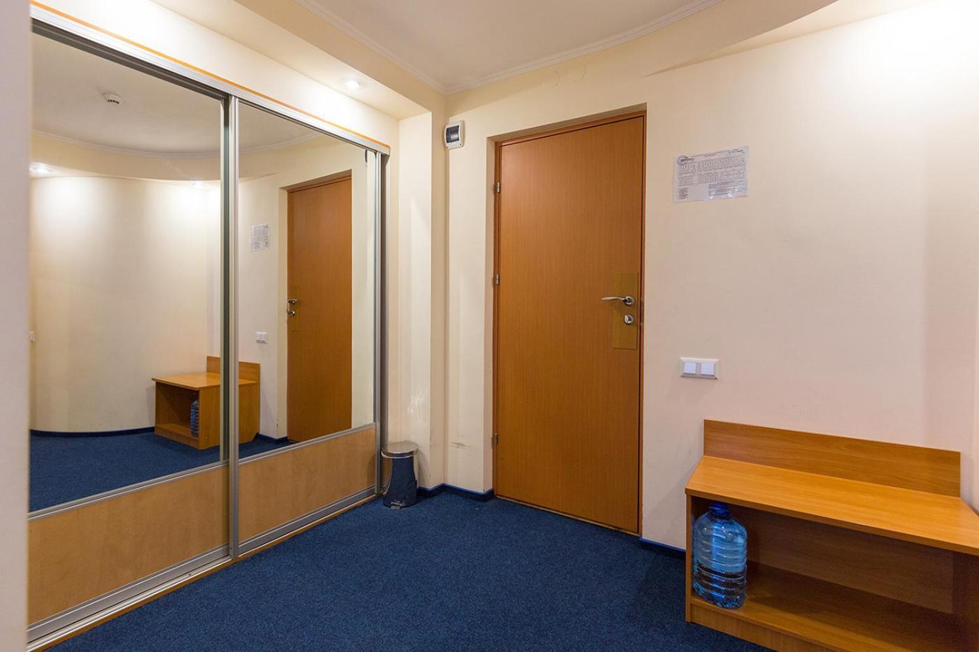 Truskavets 365 Hotel Bagian luar foto