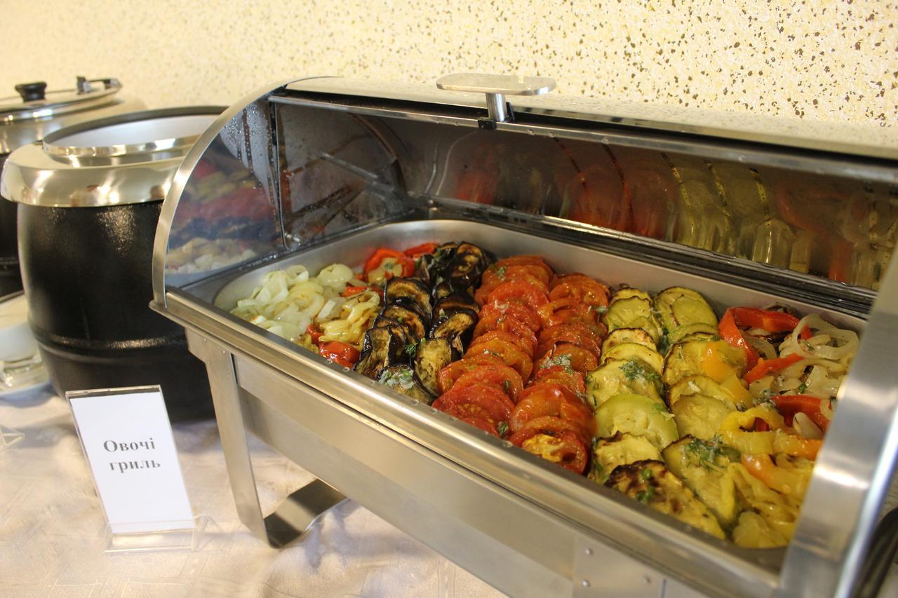 Truskavets 365 Hotel Bagian luar foto
