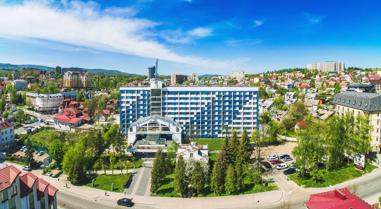 Truskavets 365 Hotel Bagian luar foto