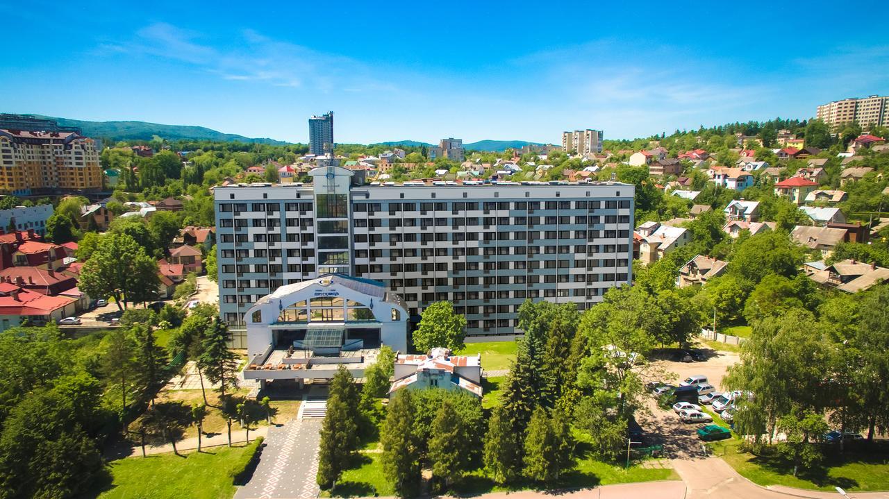 Truskavets 365 Hotel Bagian luar foto