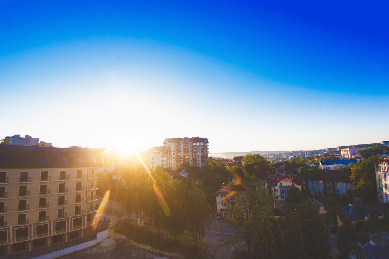 Truskavets 365 Hotel Bagian luar foto