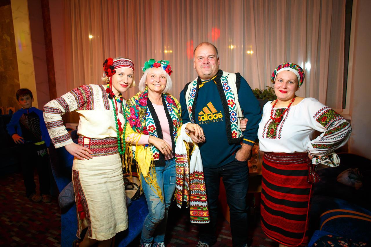 Truskavets 365 Hotel Bagian luar foto