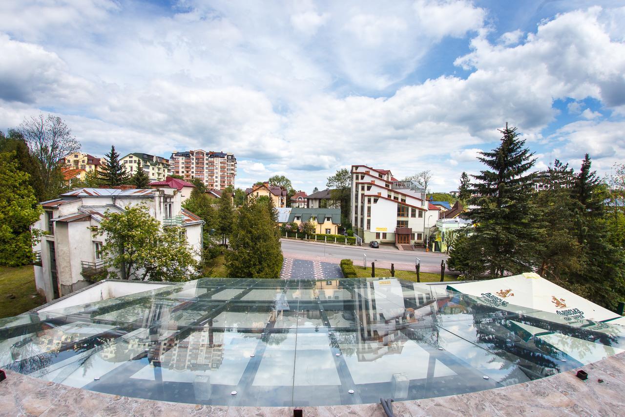 Truskavets 365 Hotel Bagian luar foto
